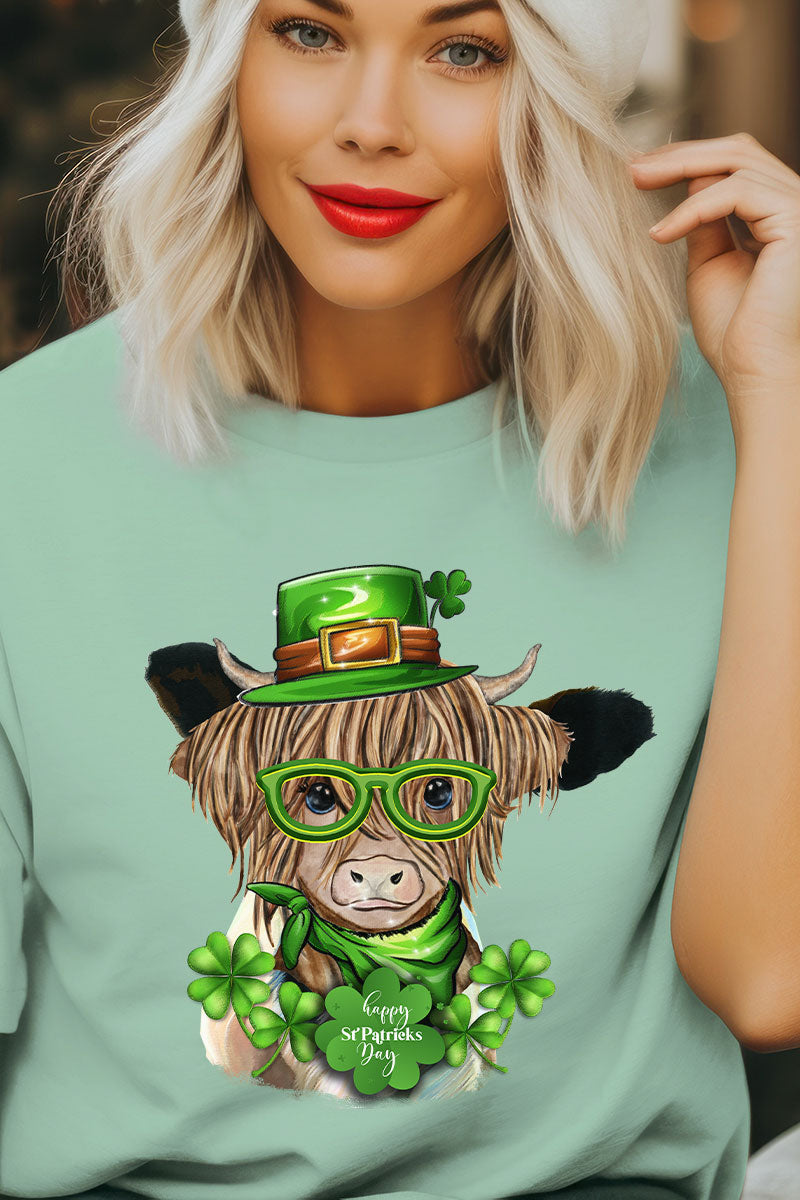 Happy St. Patrick's Day Highland Cow Short Sleeve Relaxed product image 1